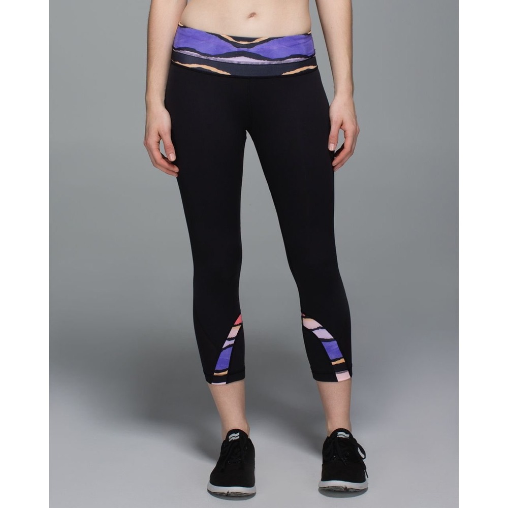 Lululemon‎ Run: Inspire Crop II Block-It Pocket Size 4 Black Stripe Iris Flower